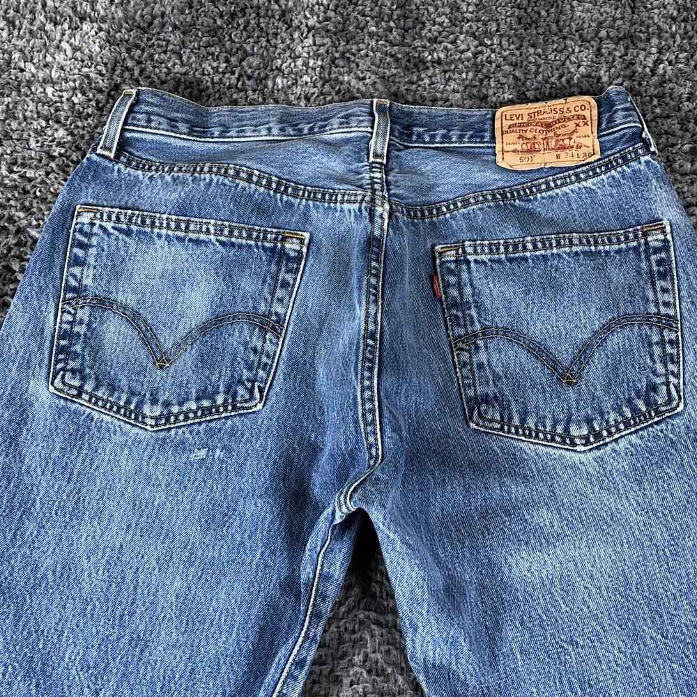 Vintage Levis Jeans Mens 34x36 (Fits 31x33) 501 Straight Leg Denim Button Fly